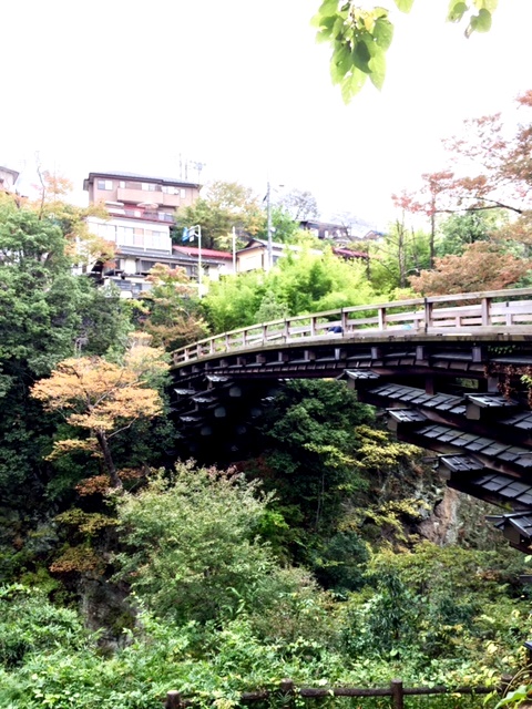 10月24日猿橋の周辺の紅葉の様子。(2014.10.24)