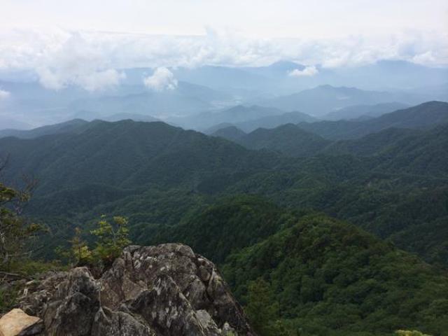 山頂（岩場）からの眺望